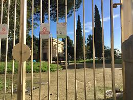 Maltempo a Napoli, domani chiusi parchi e cimiteri