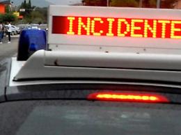 Sangue sulla strada, auto contro pulmino: un morto e sei feriti