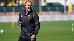 Benevento ancora sconfitto, esonerato Cannavaro