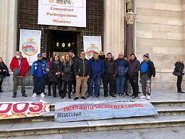 Lavoro, disoccupati del Mel irrompono del Duomo di Napoli