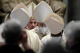 Pasqua, monito del Papa sui vaccini: «Superare i ritardi»
