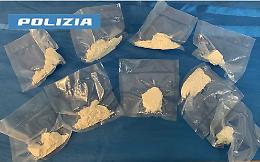 Cocaina nascosta in camera da letto, arrestato