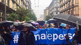 #Primalepersone, in migliaia in corteo a Napoli contro razzismo e discriminazioni