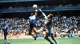 Maradona, maglia della “Mano de Dios" venduta a 8,8 milioni