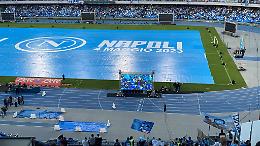 Marea azzurra dentro e fuori il “Maradona”, striscione sul campo: 4 maggio 2023