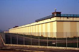 Detenuti appiccano fuoco in carcere, 80 evacuati