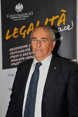 Napoli, Russo: contro abusivismo e contraffazione serve un’azione capillare su tutto il territorio
