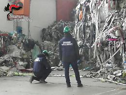 Rifiuti illeciti, Napoli e Avellino leader