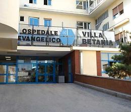 Lite alla partita di calcetto, 14enne accoltellato