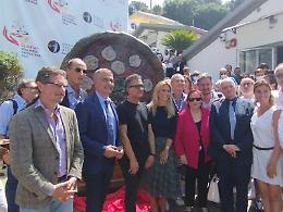 Inaugurata a Napoli la statua del "Pizzaiolo Verace”