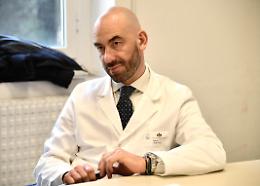 Bassetti: «Chiamate da stalker, dicono 'ti verremo a prendere'»