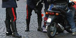 Ruba scooter e fugge, inseguito e fermato dai carabinieri