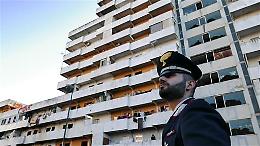 Scampia, controlli antidroga alla vela gialla: arrestato pusher 29enne