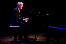 Baglioni riparte dal San Carlo di Napoli con "Dodici note solo bis"