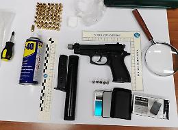 Castellammare, sequestrata pistola giocattolo con silenziatore e droga 