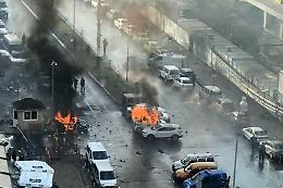 Turchia, autobombe <br>e sparatoria <br>al tribunale di Smirne: 4 morti
