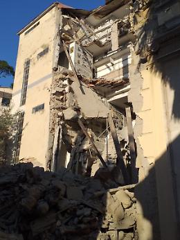  Crollo in cimitero Poggioreale, danni a 200 loculi