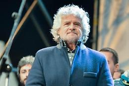 Governo Draghi, Grillo con M5S domani a consultazioni