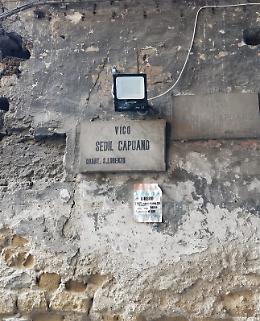 Napoli, dopo murale Caiafa rimosso altro altarino abusivo