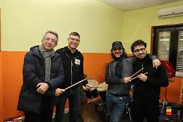 Il sindaco Manfredi in visita alla fondazione di don Luigi Merola