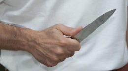 Litiga a cena con conoscente e lo ferisce con coltello, un arresto a Visciano