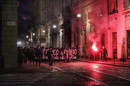 Caso Cospito, guerriglia anarchica a Torino