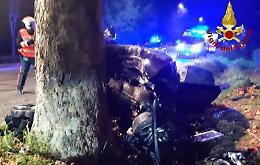 Con l’auto contro un albero: morte due ragazze