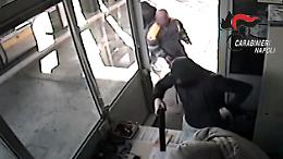 Rapine in Tangenziale, banditi incastrati dalle impronte VIDEO