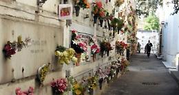 «Caro-morto, il Comune fa cassa sui defunti», scontro tra Efi e Panini