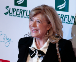 Coronavirus a Londra, ricoverata la cantante Marianne Faithfull: fu icona anni '60