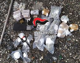 Droga nascosta in un bidone della spazzatura
