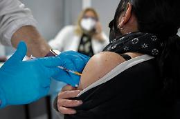 Covid, &laquo;via a vaccini di massa per isole minori&raquo;