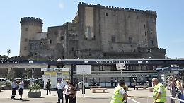 Ruba tavolino davanti a un bar, denunciato dai carabinieri