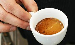 Centro storico, «il caffè ai turisti stranieri costa venti centesimi in più»