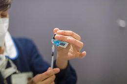 Variante delta, efficacia vaccino Pfizer solo al 64%