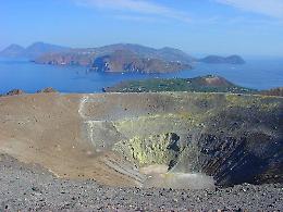 Giovane escursionista salvato in una scarpata a Vulcano