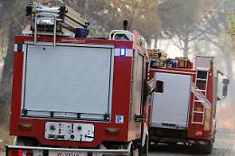 Terribile incendio tra Angri e Sant'Antonio Abate: abitazioni evacuate