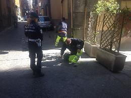 Quartieri Spagnoli, oltre 100 paletti abusivi rimossi