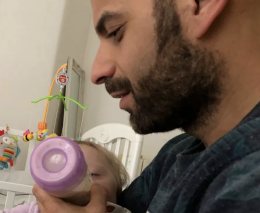 Trapanese papà single invita la Meloni: «Parliamo di adozione»