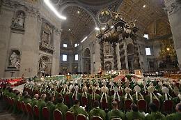 Papa Francesco, stoccata al Parlamento: «Il Sinodo non è un compromesso»