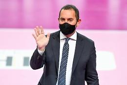 Ministro Sport dopo incontro con Gravina: “ASL possono intervenire in casi particolari, ma protocollo va avanti”