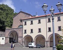 Raid vandalico al Santuario dei Lattani, è il secondo nel Casertano