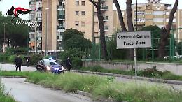 Eroina nel locale lavanderia, pusher in manette