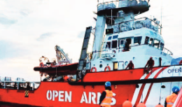Migranti, in 60 sbarcati a Salerno