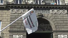 Innamòrati/Innamoràti di Napoli, 50 itinerari con guide d'eccezione