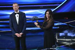 Sanremo 2022, Ferilli-Amadeus? «Nessun caso, chi conosce Sabrina lo sa»