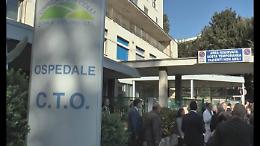 Insulti e martello, trans nei guai