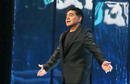 Maradona cittadino onorario, sì del consiglio comunale