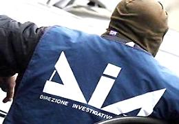 Camorra, aiutarono il boss a nascondere 500mila euro: due arresti