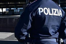 Violentano ragazza e filmano tutto, 4 ventenni in manette